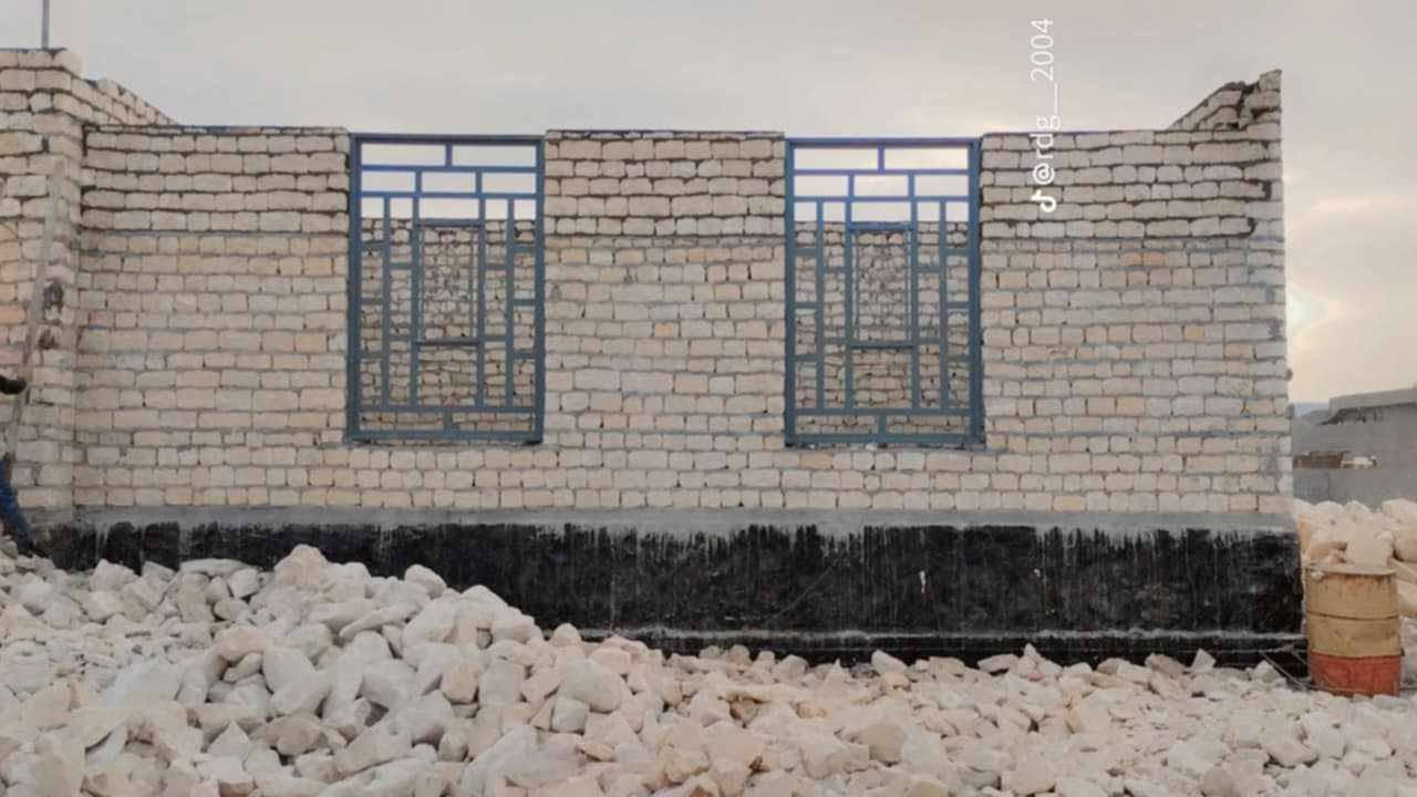 بنه حجر جاهز للعمل
اسعار مناسبة
اتصل ع رقم او راسلني واتساب او خاص 
***********

