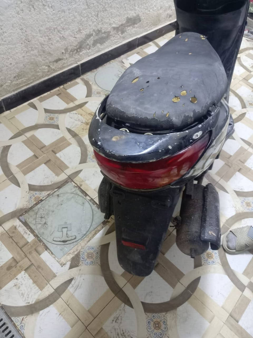 سلام عليكم دراجه البيع مكينه ناعمة شلعه ومعدل بس بيها نقوصات بسيطه سعر 350 عنوان  مدينة الصدر موبايل ***********
