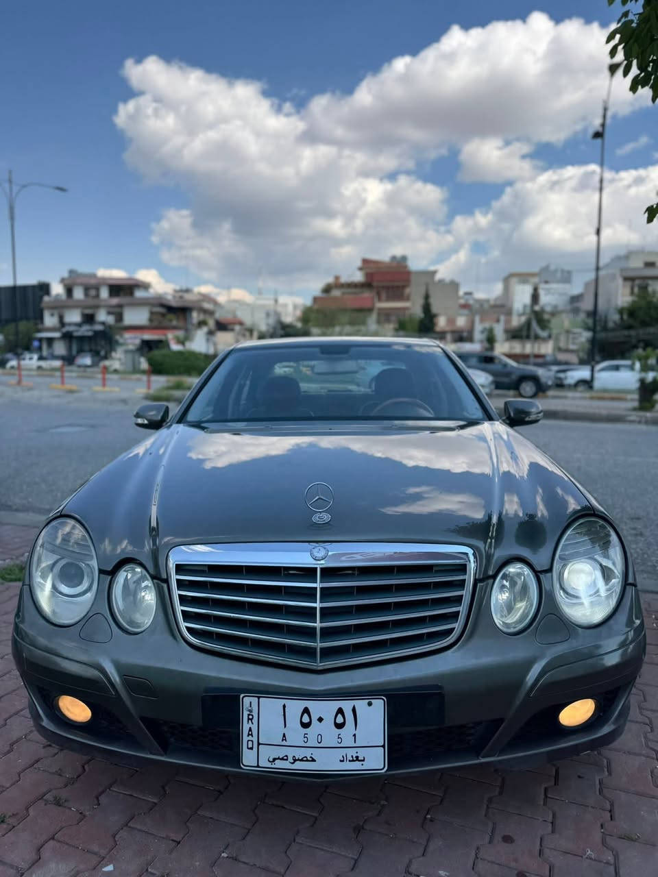 🚨🔥 مارسيدس E320 المرغوبة… نظافة وسعر 🔥🚨
Mercedes E320 – 2006 😈

💥 6 پستۆن – مرغوبة + استخدام يومي 💥
الموديل: 2006
المحرك: E320 المرغوب 🚀
الموقع: السليمانية 📍

━━━━━━━━━━━━━━━
🔥 الحالة:
گير + مكينة مضبوط ✅
بدون كود 😈
رون مكينة + هيدروليك گير متغير 💯
باتري جديدة 🔋
ويلي بلادي مرسيدس 🔥
تاقم بانسات أمامي وخلفي جديد

━━━━━━━━━━━━━━━
🚀 المواصفات:
گير 3 وضعيات
(أوتوماتيك / عادي / سبورت) 😈
كوشن جلد + كهرباء + هيتر 🔥
فول لايت + سكني جديد
بك لايت ليزر ✨
فلجة جام أوتو
CD Box 🎵

━━━━━━━━━━━━━━━
🔥 سيارة مرتبة + جاهزة
🔥 سعر مناسب وبيه مجال 😎

━━━━━━━━━━━━━━━
💰 السعر؟

اكتب (مرسيدس) بالكومنت 📩
ويصلك السعر مباشرة على الخاص 🔥

━━━━━━━━━━━━━━━
🚨 عندك سيارة للبيع؟ 🚗
أرسل الصور والتفاصيل، وسنقوم بعرضها على صفحتنا مجاناً 🔥
فرصة للوصول إلى عدد كبير من المشترين 💯


**إذا كنت صاحب هذا الإعلان وتريد حذفه لأي سبب، رجاءا أرسل رسالة إلى الدعم الفني**