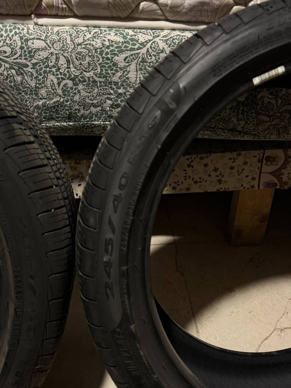 ٣ تايرات. للبيع رن فلات مال مرسيدس e450 2023  ماشيه ٥ الف                                 قياس 245/40.R19.  
للاتصال ***********
