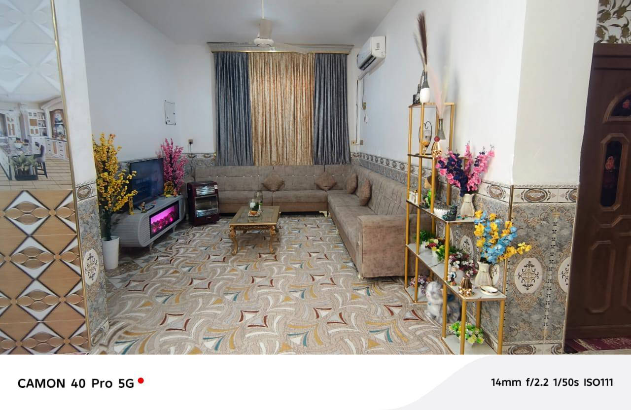 مكلفه بل نشر ..بيت للبيع قرب كورنيش التأميم مساحه *170* متر غرفتين وصاله وستقبال ومطبخ صحيات داخل وخارج السعر105* بي مجال بسيط استفسار اتصال *********** او واتس
