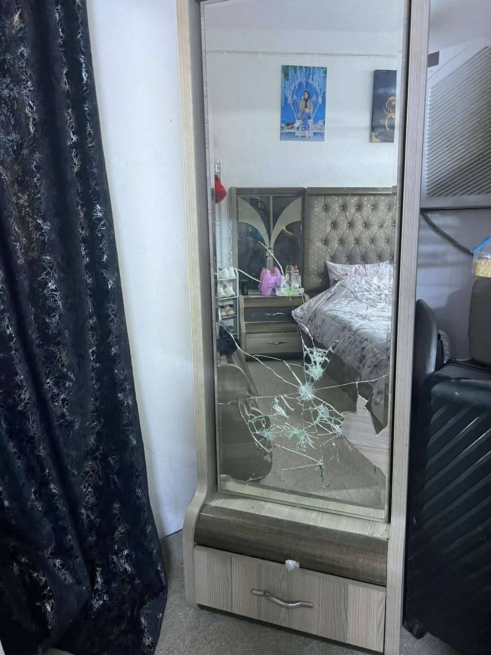 غرفة نوم تركي 9قطع مكان حله سعره 850 شراي يتصل ويستفسر ***********
