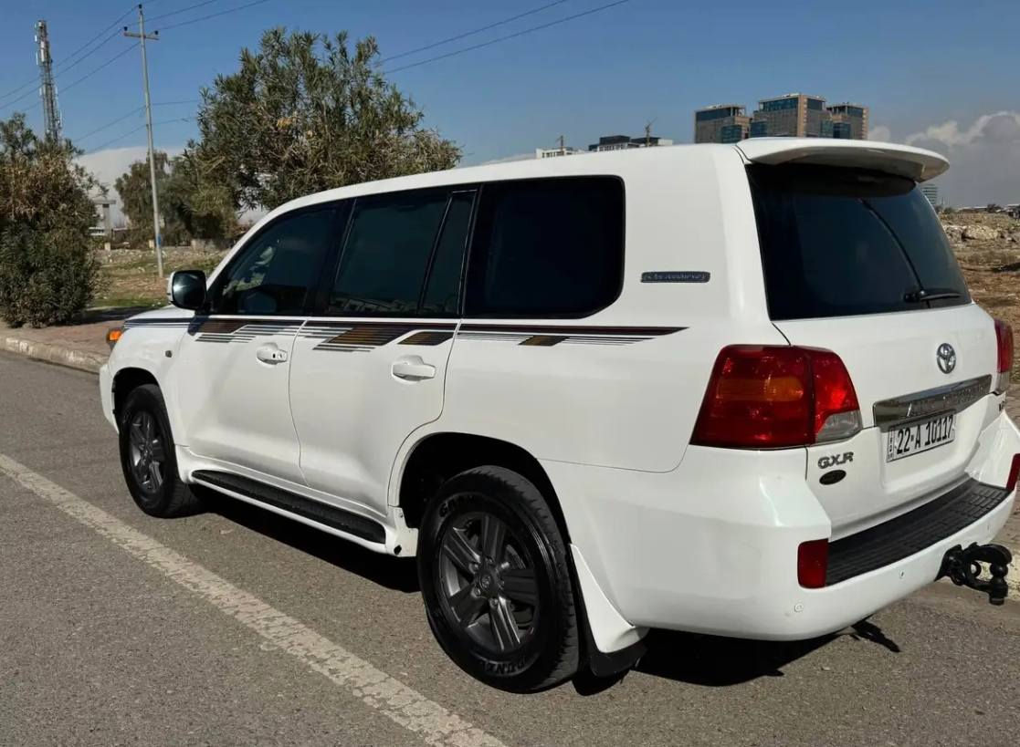 تويوتا لاندكروز گێڕ عادی V6 
تەنها فرۆشتن
سەیارەکە گێڕ و مەکینە بە شەرتە
مواصفات  G یە
موديل 2008 ؛ شکلی کراوە بە 2014
سەنەوی نوێیە تا 2030 : 
موافقەی جام ڕەشی هەیە
فحص و هەزەی نوێیە و بە شەرتی هەموو شتێک
کەمێک بۆیاغی لە بۆنیتی هەیە و چملغی سەكن گۆڕاوە
شوێن: هەولێر
سعر 255 وەرەقە أربيل, العراق


**إذا كنت صاحب هذا الإعلان وتريد حذفه لأي سبب، رجاءا أرسل رسالة إلى الدعم الفني**