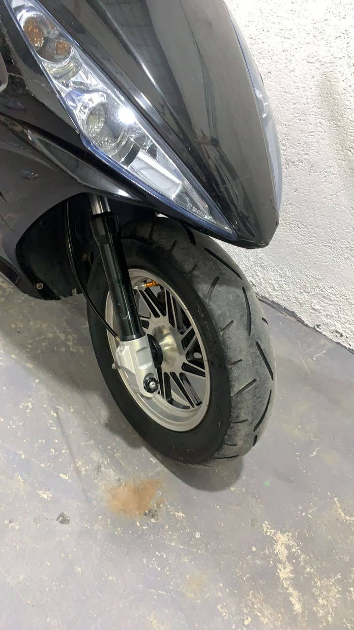 السلام عليكم ماكس مضلع نوزل رمبه مديل 2009 الدراجه كلش نظيفة وكلشي بيها بلاد عليها تزويد من اليابان وعليها كزوز BMC/R
ويل نجمه اصلي
لايت زنون اصلي
تدفئه بالسكليتر
السعر المطلوب مليون و150 الف
للاستفسار *********** / بصره
