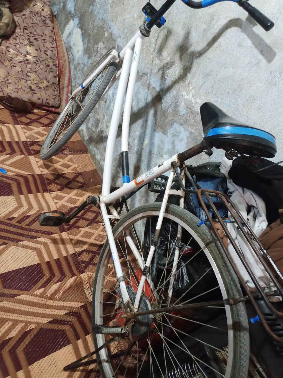 سلام عليكم باسكل للبيع حجم 26 موديل 19 الباسكل الجاملغ الوره موجود سعر 50بيه مجال مكاني كربلاء حي الغدير الشراي يراسلني خاص 🫡


**إذا كنت صاحب هذا الإعلان وتريد حذفه لأي سبب، رجاءا أرسل رسالة إلى الدعم الفني**