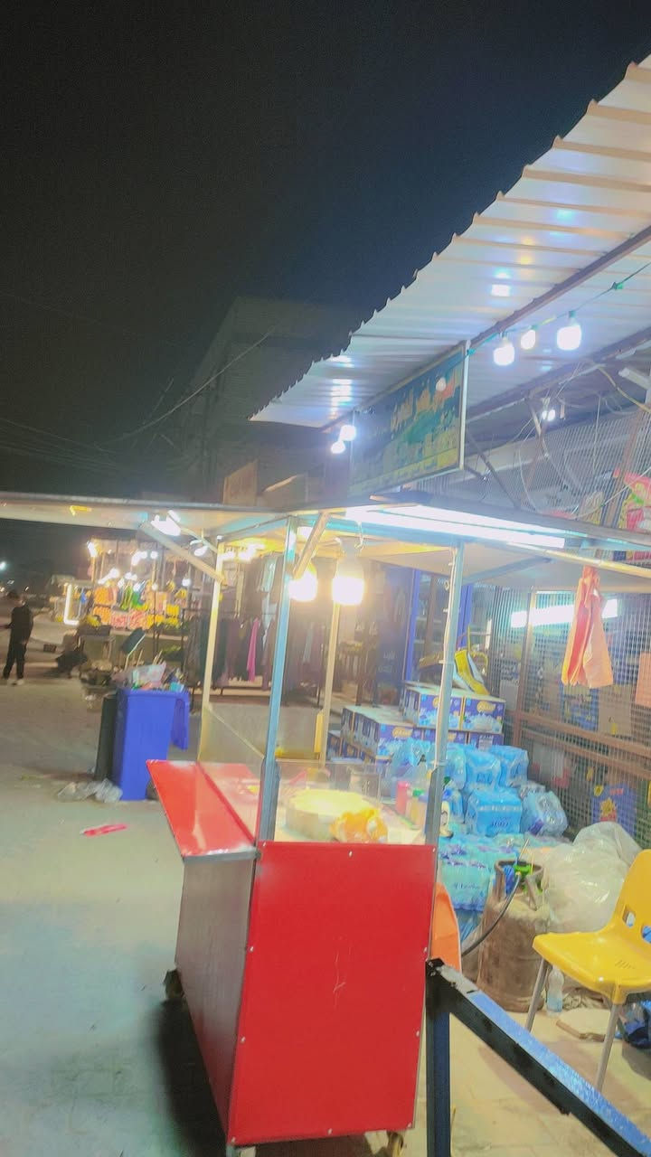 للبيع عربانة ذرة وبتيتة حلزونية كاملة اثنين عين طباخ + جدر الذرة + بلانك البتيتة + كبنكات  وملحقاتها السعر 350 الف وبيها مجال الرقم *********** ماني بغداد الشعب
