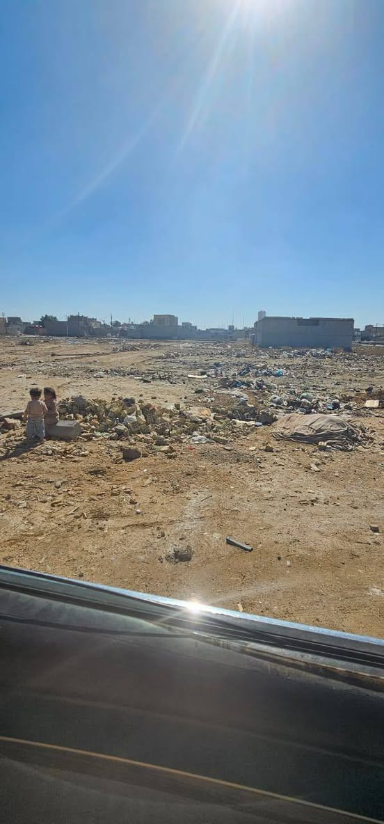 دونم مساحته ألف وثمنميه بضهر مطعم الديوان السعر ٥٠ الوجهيه مال دونم ٢٠ خط الثاني تبليط من الصفحتين ‏‪***********‬‏ ***********
