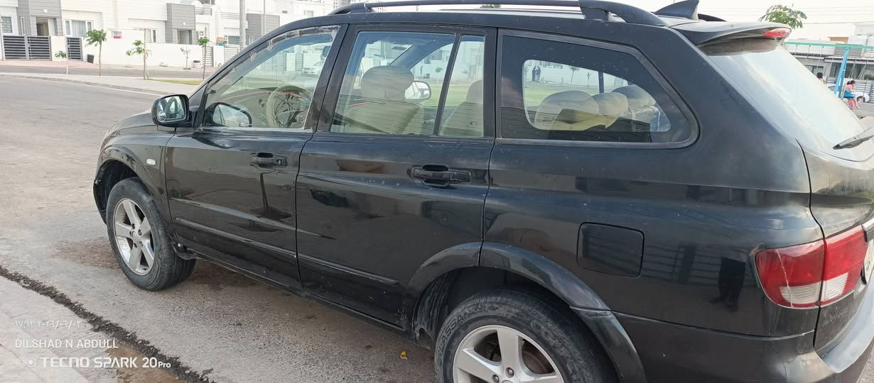 سانگیۆنگ کایرۆن مۆدێل 2011 بەشەرتی تەحویل گێرو مەکینەی بەتە نرخ 62وەرەقە لەکەلارم ژمارەی مۆبایل ***********
