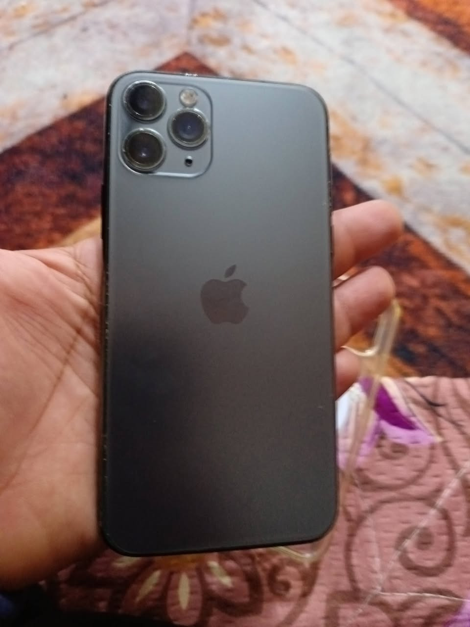 السلام علیکم آيفون 11برو للبيع جهاز بي خلل بسيط بل بيانات الخلويه فقط للبيع توصيل موجود ***********
