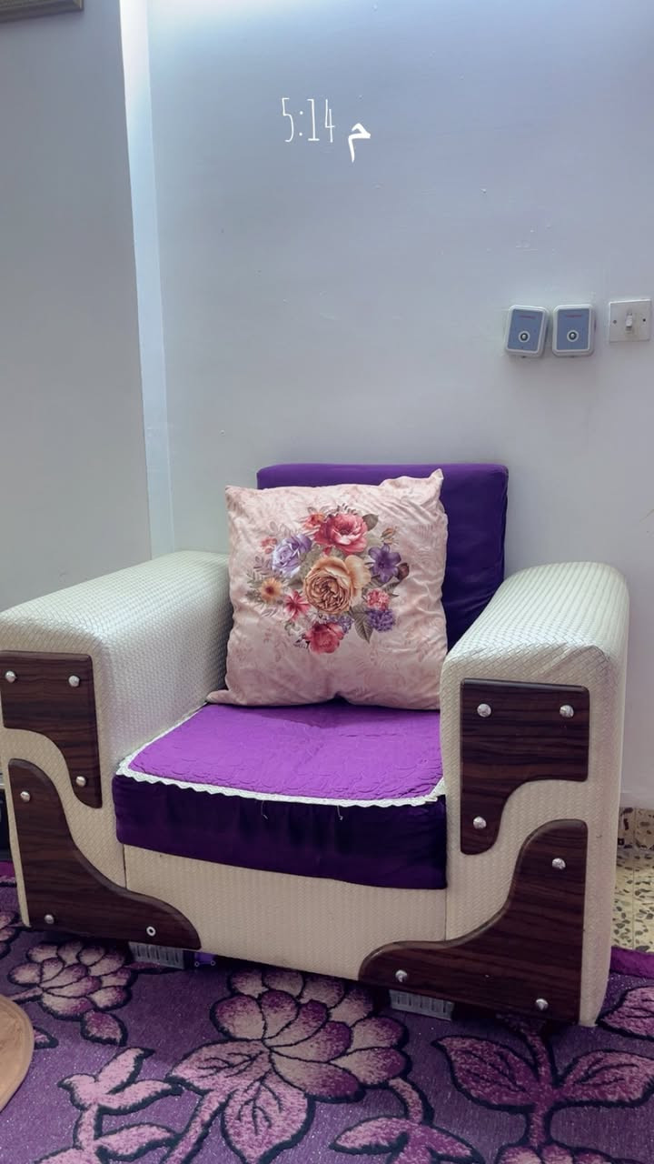 غراض مستخدمة نظيفة جدا و بسعر مناسب

تخم 10 مقعد نظيف جدا 

كوشات تخم 8 قطعه

بردات مع التول

زوليه حفر صناعة تركيه قياس 3*4 جدا نظيفة

حله شارع 60

***********
