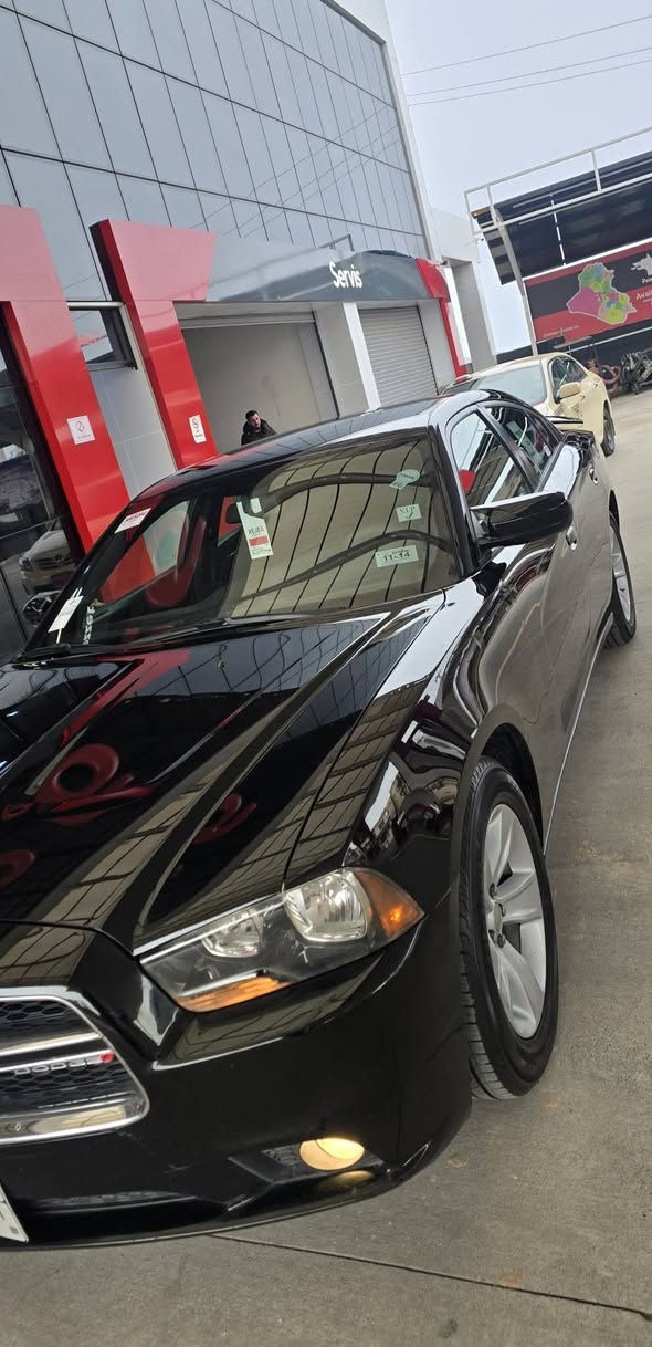 جارجر 2013
6 سلندر تو ويل 
كلين تايتل بدون ضرر.
فقط قطعتين بخ 

جداً نظيفة السيارة وبدون نقص 
استخدام شخصي 

السعر : 155 وبيها مجال 
 مكان السيارة دهوك 
***********
***********
اتصال أو واتساب
