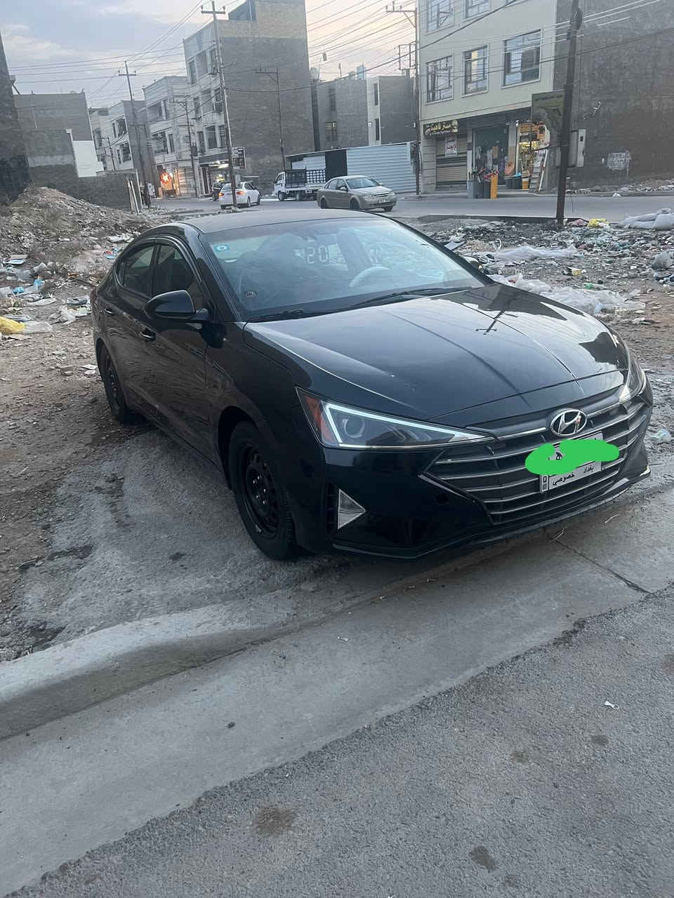 الســلام عليكم ألنترا موديل 2019 وارد أمريكي للبيع حادثها 3 قطع صبغ وثنين تبديل السيارة ماشية 68 الف ، حدادية خير من الله السيارة نضيفة ماناقصها شي سعرها 115 وبيها مجال بسيط حك الجية الاستفار على الرقم ***********8 متوفر واتساب
