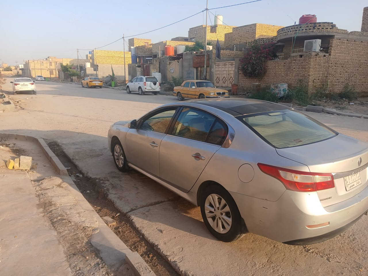 رينو سافران ١٣ سياره كير ومحرك مكفولات محرك ٢٠٠٠ كهربائيات كلها شغاله صبغ بلاد بيها فقط اجراد قليل ب البنيد والجاملغ الامامي معجن شبر ومصبوغ شبر اتعهدلك ب المداور 
حداديه 100% جديده السعر ٧٤
الشطره الناصريه 
***********
