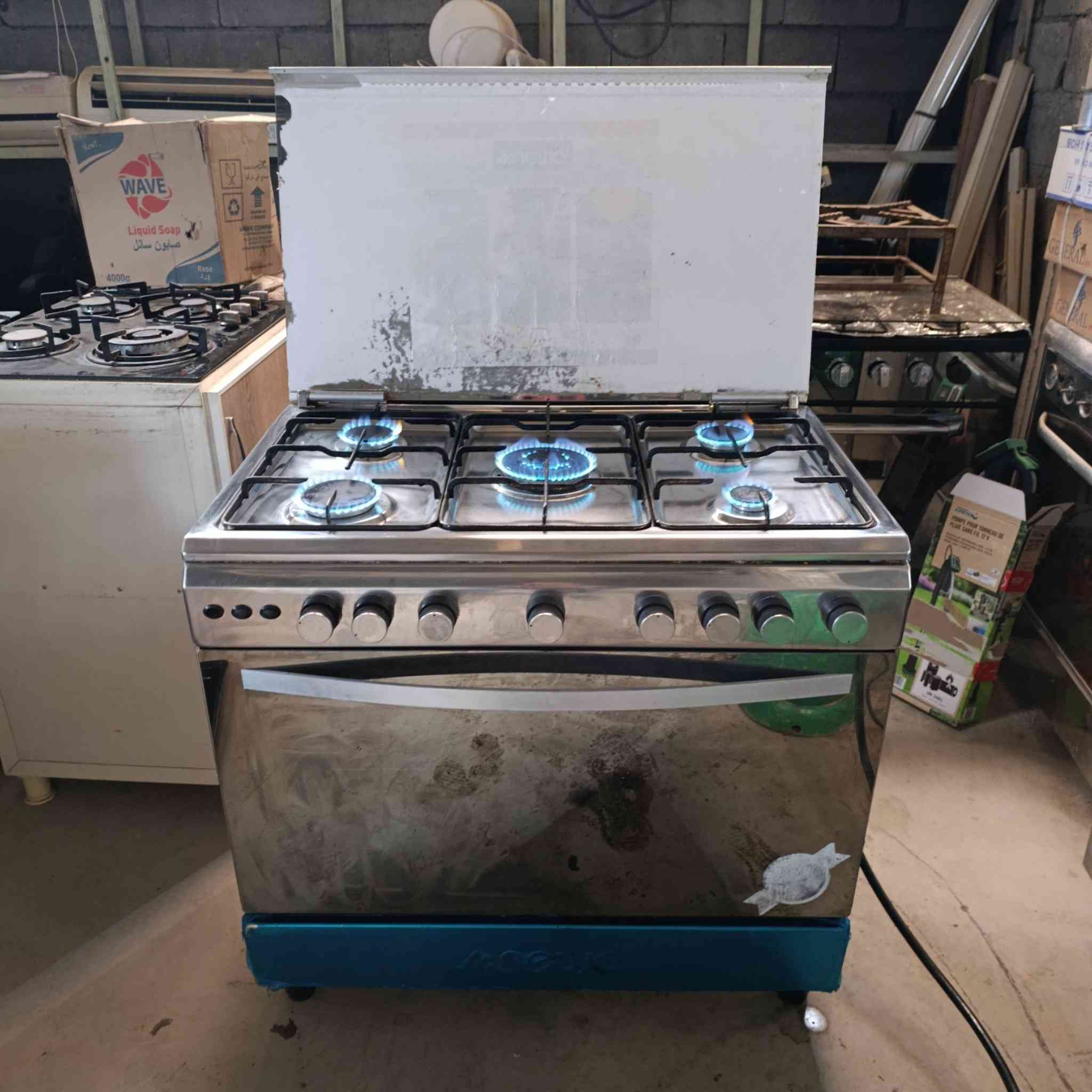 سلاوی خوداتان لێبێت تەباغێکی زۆر زۆر خاوێن بۆ فرۆشتن تەباغەکە هیچ کێشەو مشکیلەی نیە فرنو هەمو شتەکانی ایش دەکات هەر بەرێزێک خوازیارە پەیوەندی بکات یا خود نامە بنێریت   ***********
***********
تێ بینی ناو نیشام سۆران بەرزێوە
