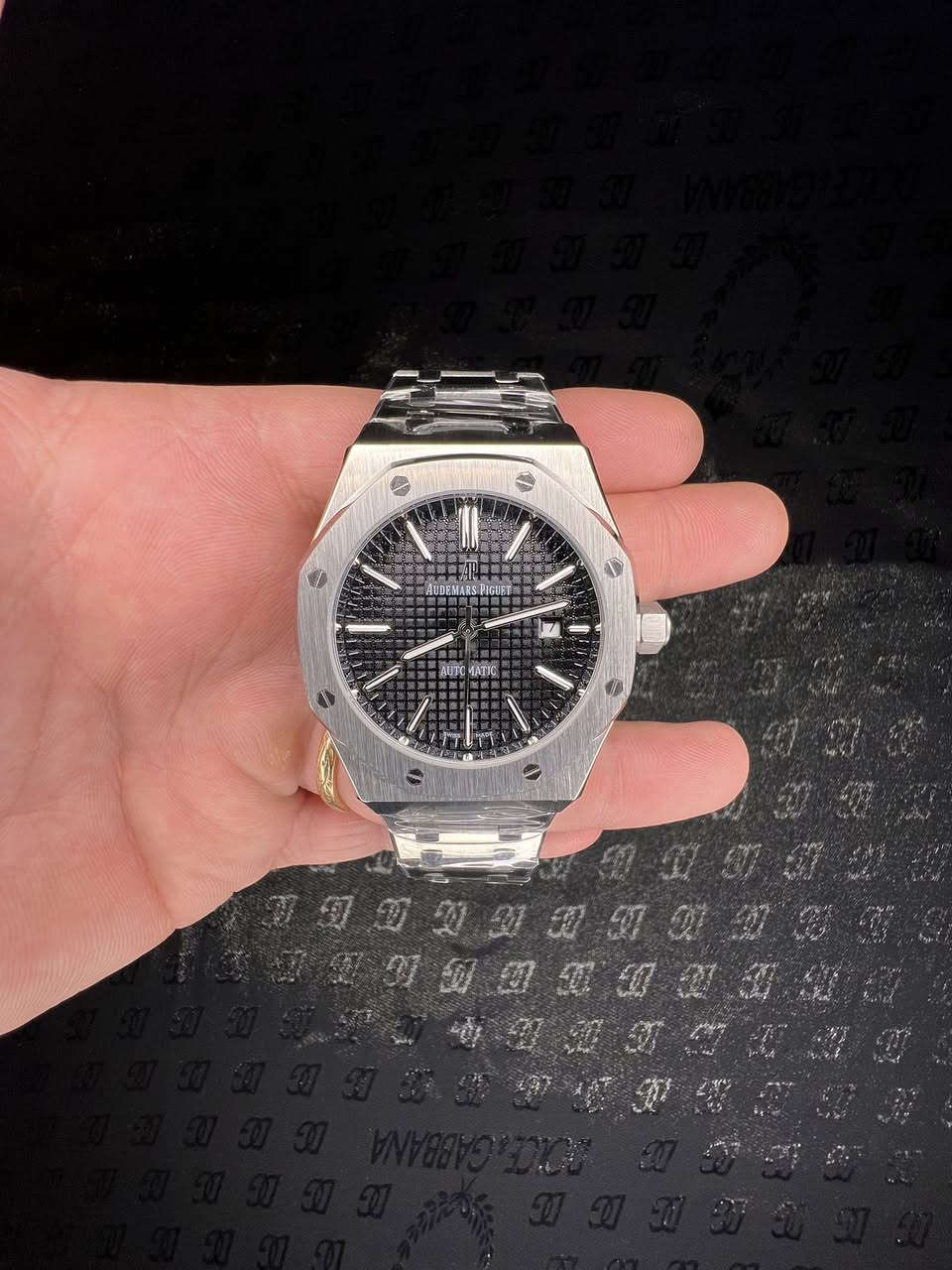 AP Automatic اوتماتيك 
ماستر كوالتي جدا عالي 
مكينة كشف 
قفل بحري 
قطر الساعة 44 
منفذ يومي 
قفل بحري 
جديدة غير مستخدم 
السعر جدا مناسب


**إذا كنت صاحب هذا الإعلان وتريد حذفه لأي سبب، رجاءا أرسل رسالة إلى الدعم الفني**