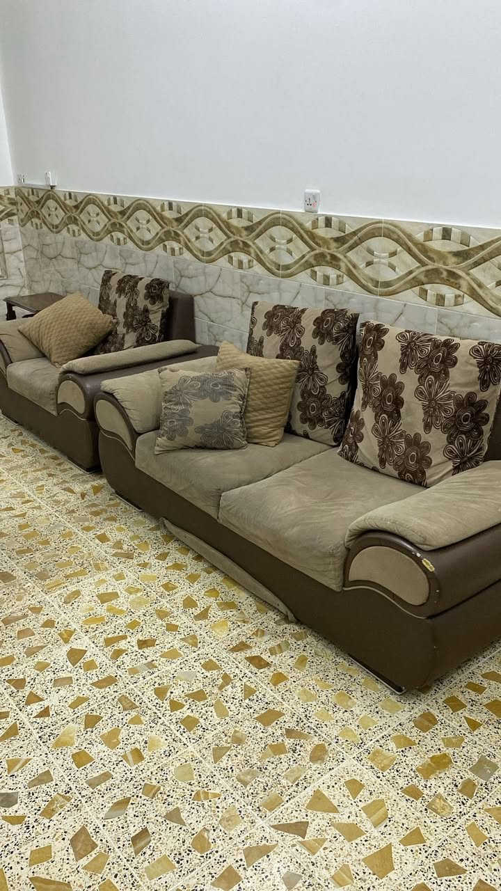 🛋️ قنفات مستخدمه ٨ مقاعد للبيع السعر ٢٠٠ الف وبيهن مجال بسيط مع جميع الكوشات العنون سامراء للإستفسار ارسل لي رسالة على الخاص ...


**إذا كنت صاحب هذا الإعلان وتريد حذفه لأي سبب، رجاءا أرسل رسالة إلى الدعم الفني**