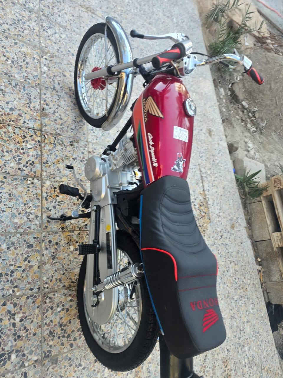 دراجه ايراني للبيع مكينه سي جي دراجه صار له سبوعين من تعمرت مكفوله عام ومكفوله من البوكه الشراي يراسلني ***********
