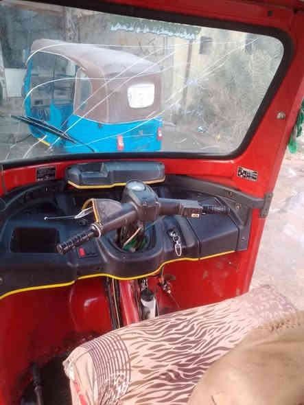 تكتك تي في اس اواراق اصولي موديل 18تكتك جاهزه كهربائيات كامله كشرهه حلوو مكينه مجفته قبل سبوع تجفيت شركه مكاني القاسم ***********سعر 3250وبيه مجال بسيط
