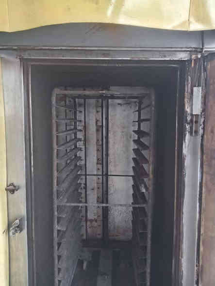 سلام عليكم فرن دوار اوتوماتيك  للبيع شرط شغل تواصل معا رقم ***********
