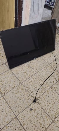 غراض للبيع بلازمه حجم 24 للبيع نضيفه + بلازمه حجم 50 بيها شغله بسيطه ت...