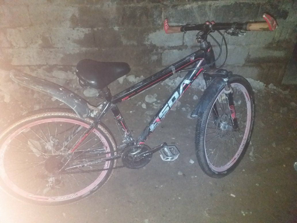 سلام عليكم  بايسكل جبلي اكس لارج حجم 26 بايسكل مابي شي بس ملحوم من كدام لحيم 6 شهر صاله ومبي شي سعره 35 وبي مجال مكاني بغداد شعله شارع شيش تواصل خاص بايسكل بي مجال قليل


**إذا كنت صاحب هذا الإعلان وتريد حذفه لأي سبب، رجاءا أرسل رسالة إلى الدعم الفني**