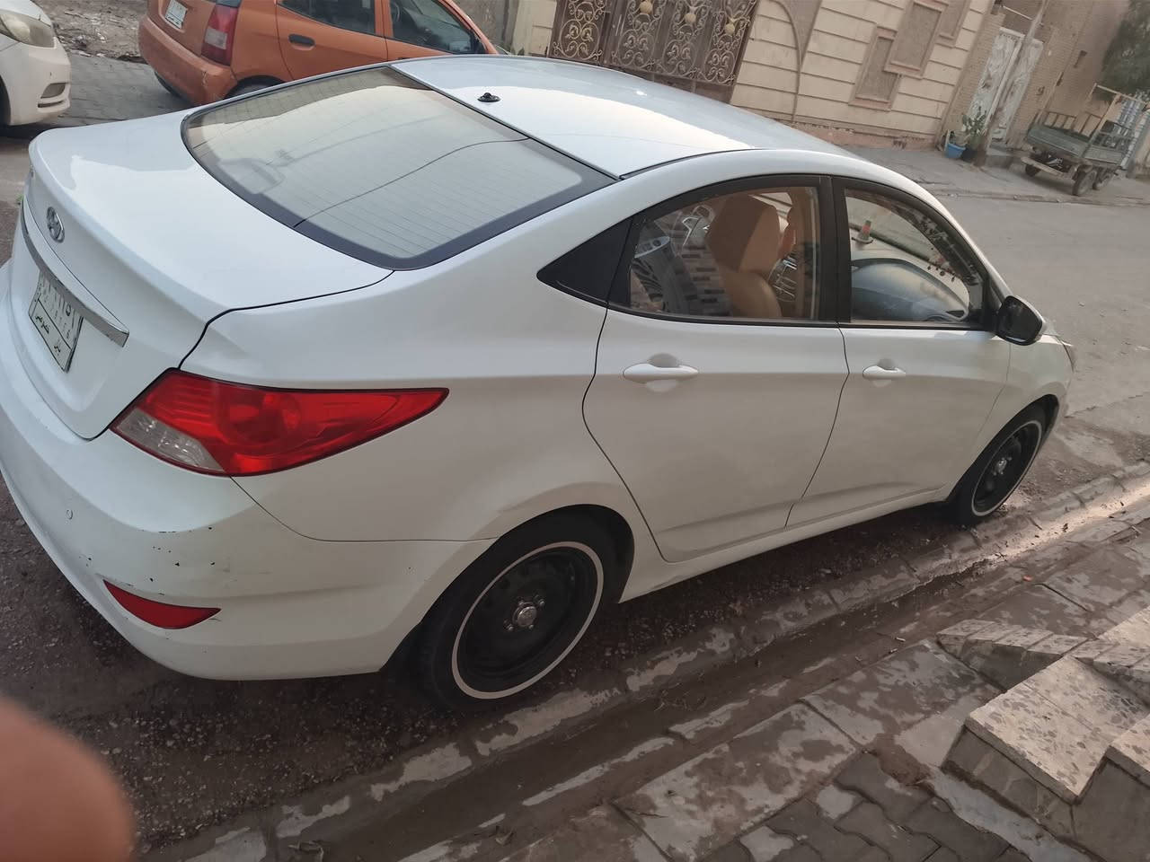 اكسنت موديل 2015 مكينه 1400 نضيفه 
كير ومكينه مكفولات بيه قطعه وحده تبديل 
السعر 88 وبيها مجال ***********
