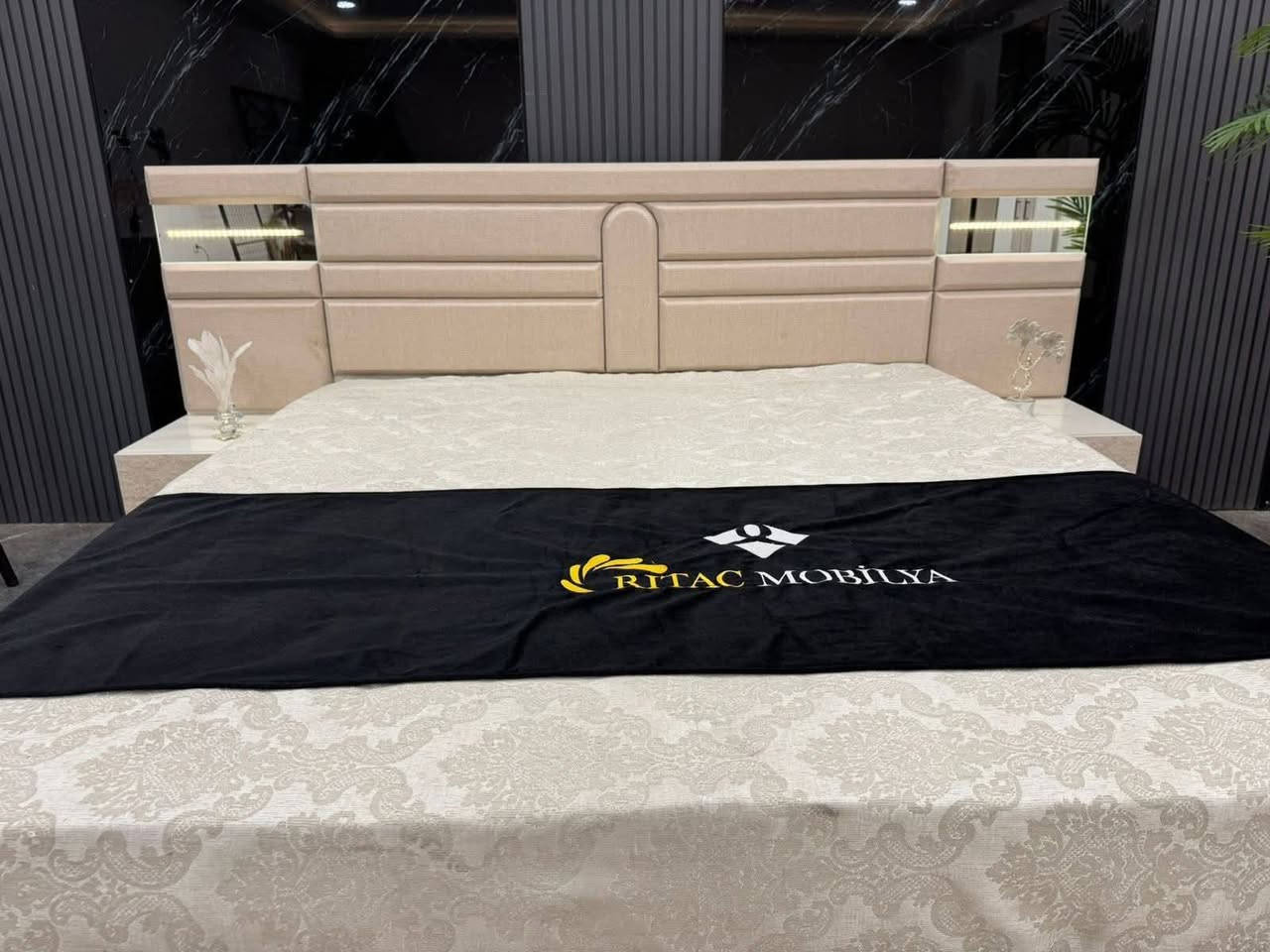 🔥🔥👌جديد وحصري لدى الباشا هوم Al Basha Home  🔥🔥🔥👌

غرف نوم تركي موديل.كول باهار. المودرن

🪑 يتكون من10 قطعة
📏 طول الكنتور:300سم

صبغ حراري 
برغي وچوي حديد 🔩
تركي درجه اولى💯
توصلك حسب الصوره طبق الاصل 
سرير جك مخزن 
🔸ظهر بلوك بالكامل
🌟أحجزها الآن وأحصل عليها خلال24س فقط
📲 للحجز والاستفسار، يرجى مراسلة الصفحة أو الاتصال
0772 519 9251
