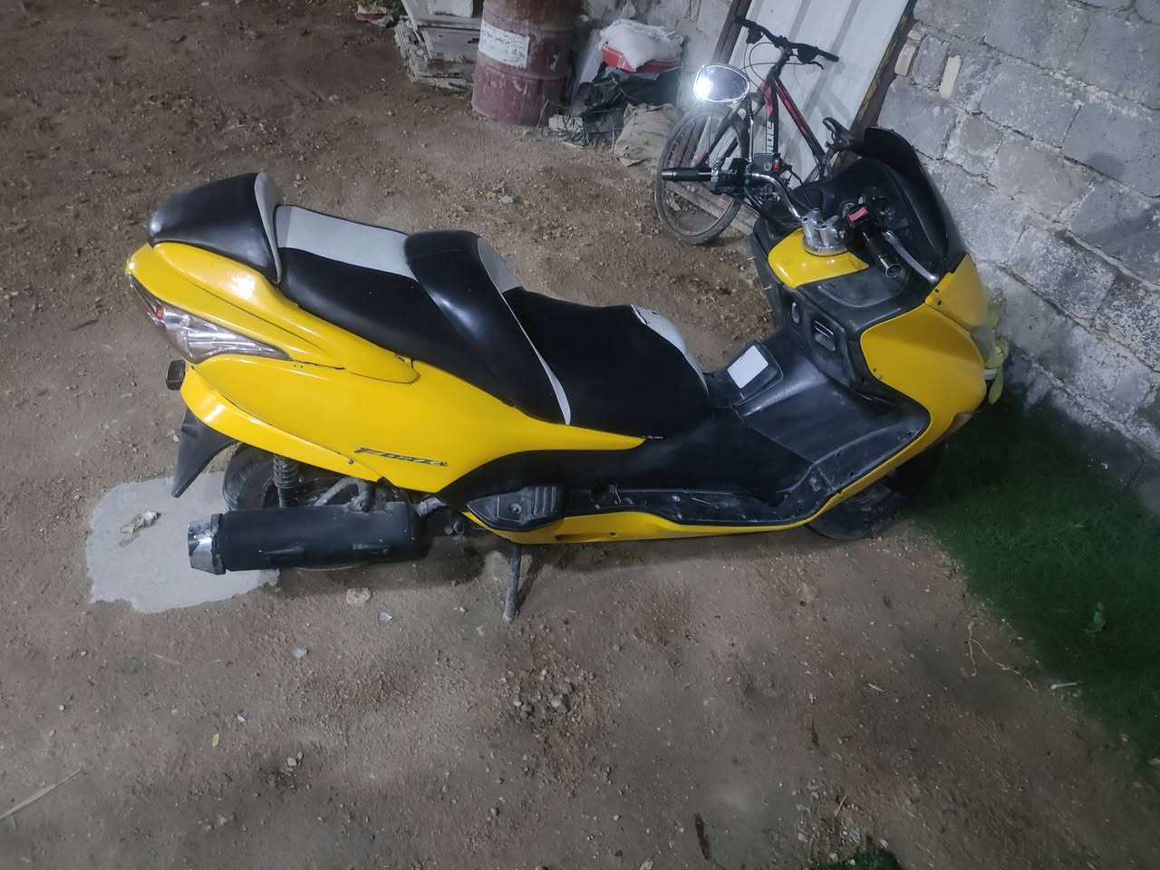سلام عليكم
08 دراجه جاهزة سعر 650 وبيها مجال عنوان كربلاء 
***********
