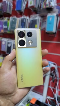 نوت ٤٠ برو • ٢٥٦ • رام ١٢+١٢