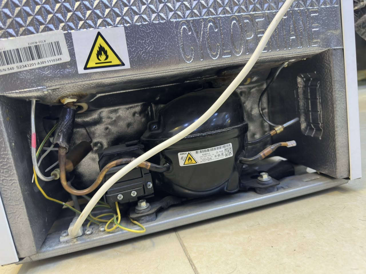 السلام عليكم ثلاجه للبيع ماخذها قبل شهر ومامستعملها الثلاجه نضيفا حيل شرط الفحص السعر 115 وبيها مجال العنوان كركوك الرقم ***********
