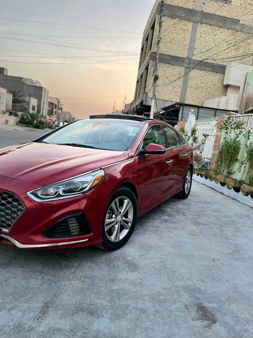 المواصفات : سوناتا 2019 امريكي
محرك 2400
. سقف بانوراما وسلايد 
. لايتات داينمك ( تتحرك ويه الستيرن ) 
. تحديد مسار 
. مثبت سرعه ذكي 
. تحذير تصادم امامي 
. بريك طوارئ رادار
. نظام مراقبة انتباه السائق رادار
. حساسات خلفية 
. كامرة خلفيه دواره
. نقطة عمياء 
‏. Auto hold
. هاند بريك بصمة 
. دخول ذكي 
. صندوك ذكي ( يفتح من تتقرب عليه ) 
. كراسي كهرباء ( امامي ) ( ٦ حركات + وساده مسند الظهر ) 
كشنات كهرباء
. خزن ذاكرة ل كرسي السائق 
. تبريد كراسي ( امامي ) 
. تدفئة كراسي ( امامي ) 
. تدفئة ستيرن 
. تبريد قطعتين امامي خلفي 
. تبريد شاشة 
. ابل كار بلي 
. بردات خلفية جانبية 
. مسند وسطي خلفي 
. دمام امامي 
. دمام خلفي 
. سماعات انفنتي 
. شاحن موبايل وايرلس 
. مراية وسطية تعتيم تلقائي 
. تحكم ستيرن جهتين 
. وضعيه قياده سبورت
سيارة فول وجديدة كلش 
رقم بغداد الجديد اخر شي وسنوية جديدة 
تحويل اي وقت 
مكاني بغداد حي الجامعه 
سعر 145 وبيها مجال 
ضرر السياره فقط خشم الجاملغ  وطرف البنيد بدون دواخل بدون اي شي وبيها باب كلير رش باب صدر فقط فقط 
رقمي ***********
