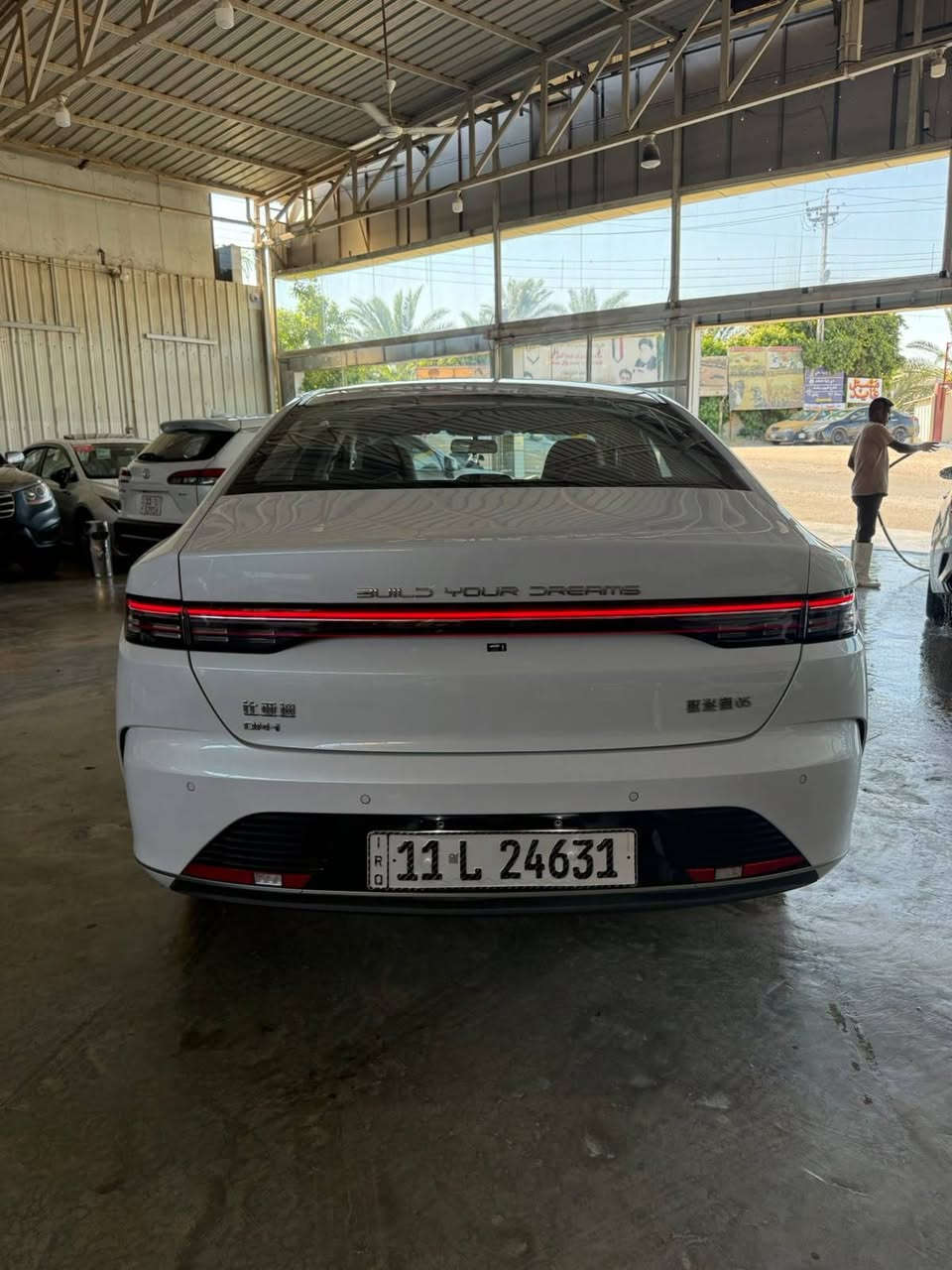 Byd دستروير 
2025 
كفالة من صبغ وبارد 
ماشية 26 الف 
شاشة دوارة 
كامرة 
هاند بريك بصمة
اوتو هولد 
انظمة قيادة 3 
كشنات جلد 
هايبرد/بانزين/شحن
السعر 19200000 دينار عراقي وبيه مجال
الموقع الكريعات شارع الوقف السني معرض الدلة
للتواصل الاتصال على الرقم   ***********
ملاحظاته  بيه شخط بنهايه الباب الي وره السايق وبيه كسر صغير بالدعاميه الاماميه
