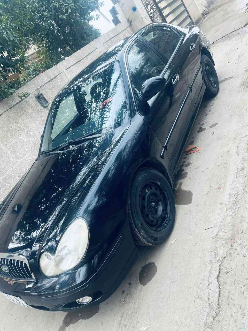 السلام عليكم سوناتا موديل ٢٠٠٥امريكي حادثها بالبدنه الاماميه بدون اي داخل ومصبوغه عام للجماليه سونارها بيها بدون اي ضربه محرك ٤ جديد كير جديد صدر كلها جديده رقم بغداد الجديد هزه وأرقام جديد سعرها ٦٨ مكاني بغداد *********** واتساب *********** سياره جديده احلى من الصور
