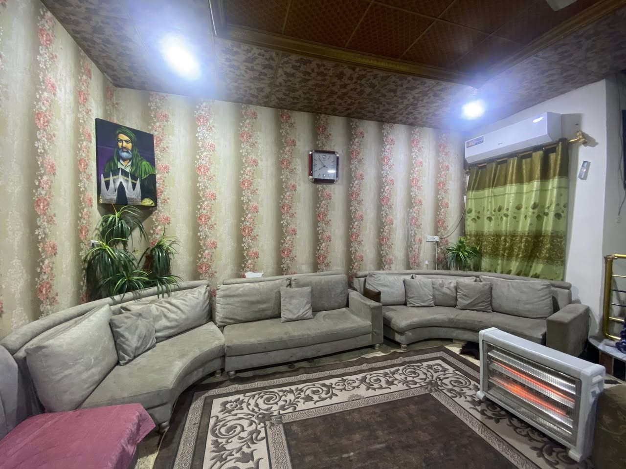 سعر 200نظاف. كلش. مكان بصره.   طول 8متار.  4قطع


**إذا كنت صاحب هذا الإعلان وتريد حذفه لأي سبب، رجاءا أرسل رسالة إلى الدعم الفني**