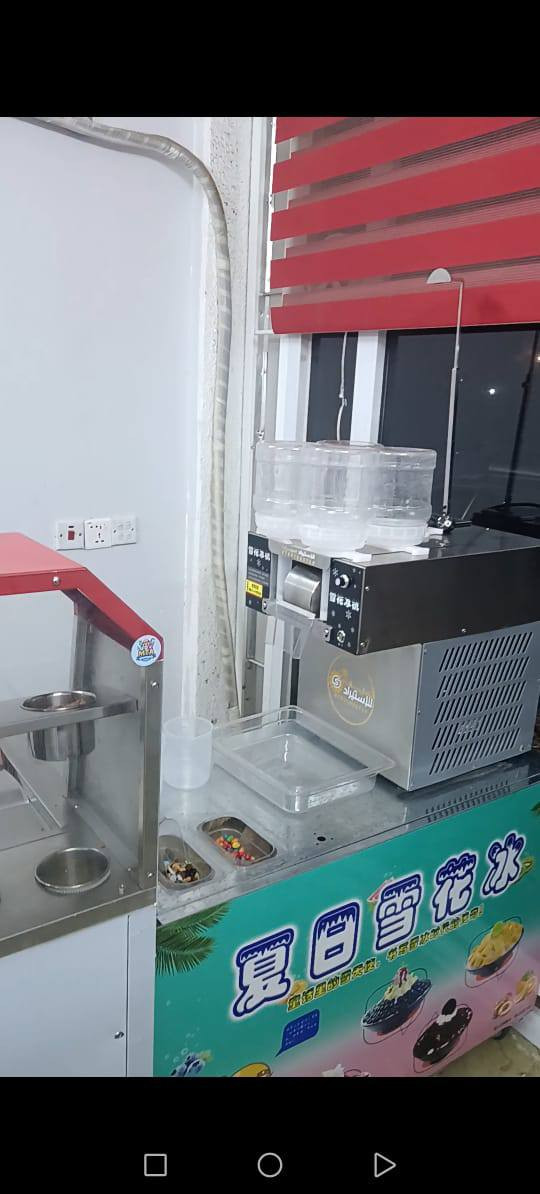 السلام عليكم مكينه ايس كريم مثلج للبيع جديدة مستعمله بس للتجربه فقط السعر 550 قفل للاستفسار ***********
