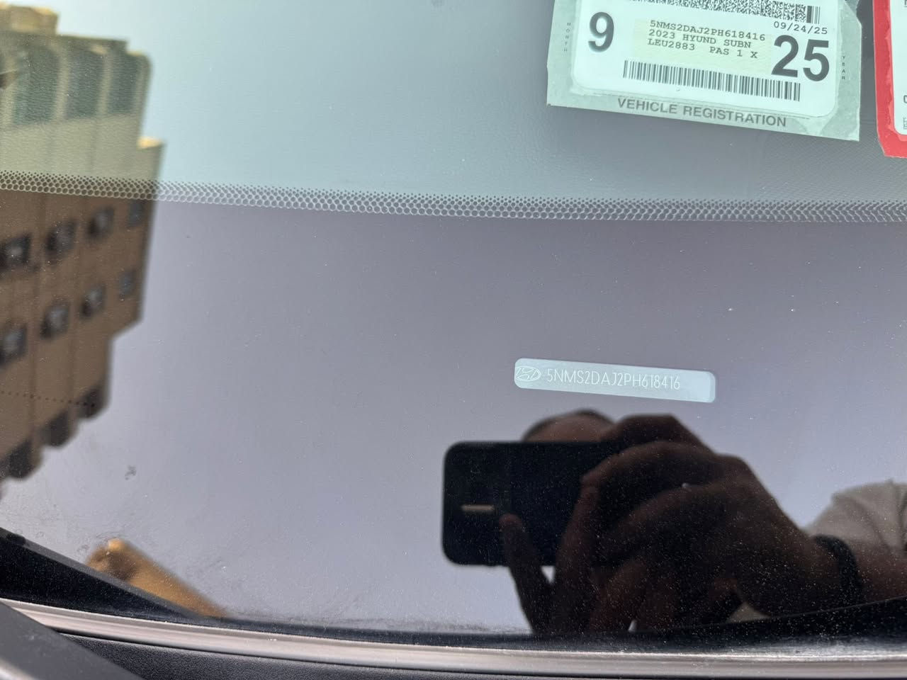 السلام عليكم للبيع فقط 
2023 HYUNDAI SANTA FE, SEL
5NMS2DAJ2PH618416
سنتافي 2023    ولا ايرياك ولا شاصي ولا لغد دواخل كله مكفوله خشم البنيد اليسره ومتبدل والجاملغ ممتاذي بس همه شايلي بصور الحادث وبارد بكد اقل الشبر. اباب السايق بدون صبغ
وصور حادث مرفقه وي الصور 
اكثر   فئة  مرغوب بالسنتافي. 
رقم اربيل بأسمي تريد وكاله تحويل شتريد حاضر 
ماشيه 52 الف كيلو اخت الزيرو 
🚙: داخل لونين رصاصي و اسود كشنات مخمل + كهربائي 
🚙: رادارات امامي وخلفي
🚙: اشارة مري+ مري كهرباء 
🚙: نقطة عمياء
🚙:تدفئة كشنات
🚙:بصمة ابواب+بصمة تشغيل+تشغيل عن بعد
🚙: شاشة وسطية جبيرة
🚙:جنطة كهرباء
🚙: شاشة ديجتال(الكترونية)
🚙: تبريد قطعتين
🚙: ويل كروم حجم 20
🚙: تحديد مسار +فول قيادة ذاتية
🚙: بردات خلفية
🚙: سستم صوت هارمن (12) سماعة
🚙: مكينة (2500)
🚙: كير 8 سرعات
🚙: لايت زنون+ بك لايت ليد
🚙:  4 وضعيات قيادة
كلش مريحة بالسياقه وطستها كلش كلش ناعمة
بعد هواي مواصفات
مكاني بغداد مجمع الايادي  
السعر المطلوب 197 ورقة وبيه مجال  بعد المعاينه اتصل بلرقم وتدلل 
للاستفسار:
            ***********
