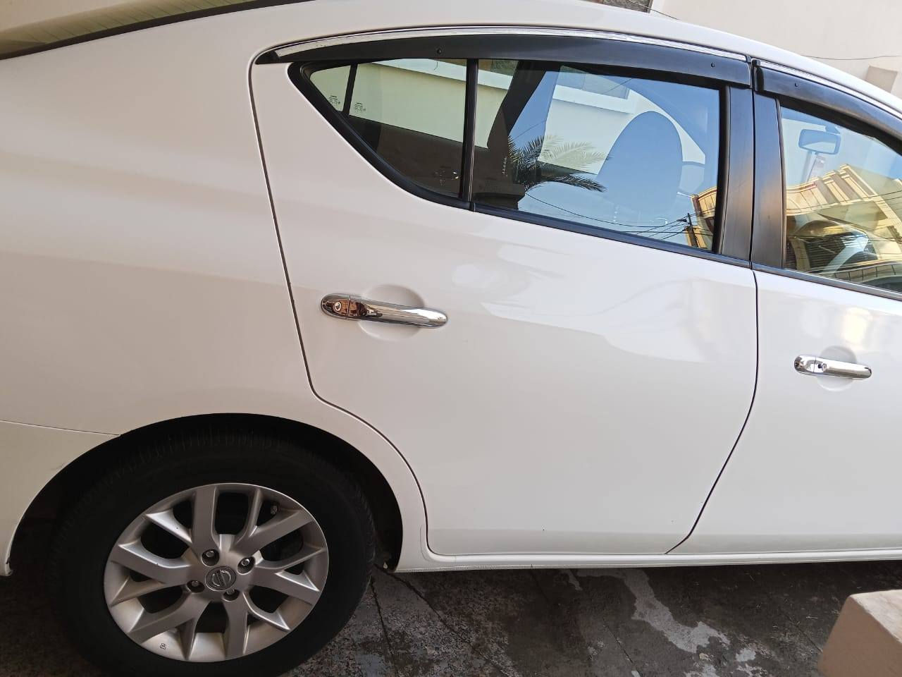 نيسان صني فول 1 / 1
موديل 2023
ماشي 61 الف
دبل بصمه
دخول ذكي
مري كهرباء 
ع وضع الشركة
بارد خفيف (صغير) بالجاملغ الخلفي مكحل 

هـ / ***********

السعر 123 $ وبيهة مجال
