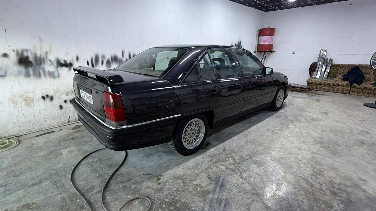 اسلام عليكم اخوان اوبل اوميكه 92رقم بغداد انكليزي بسمي سياره كير عادي ومكينه وتخم تاير وصبغ عام جماليه سعرها 38 وبيها مجال بصيط ***********
