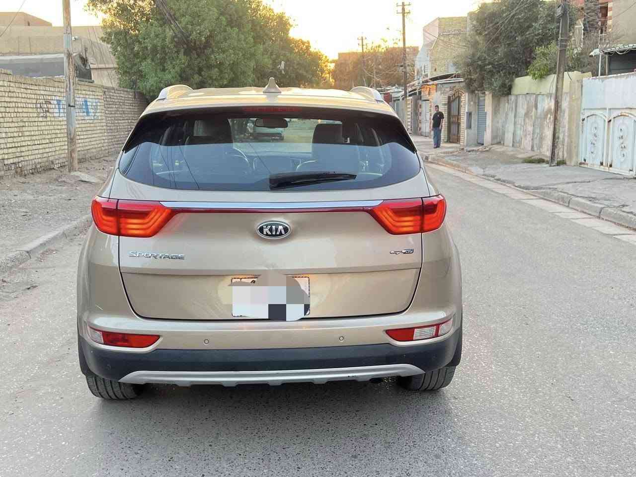 سبورتج 2017
خليجي جيتي لاين  
مكفوله لا ضربه ولا تبديل ولاصبغ فقط بارد صغير بلباب الخلفي  شمباني مميز المواصفات 
  محرك 2000 دوش 
بصمة تشغيل وابواب وتشغيل عن بعد كراسي كهرباء  كراسي جلد  شفتات سرعة  اوتو هولد  سايد بريك دكمة
صعود منحدارت  شاحن واير ليس سياره جديده وجاهزه محرك وكير وصدر وضع شركة
تبريد ثلج منظومه جديده  
تخم تاير و صدر جديد 
مكان بغداد 
السعر 164 وبيها مجال قليل
 ***********
