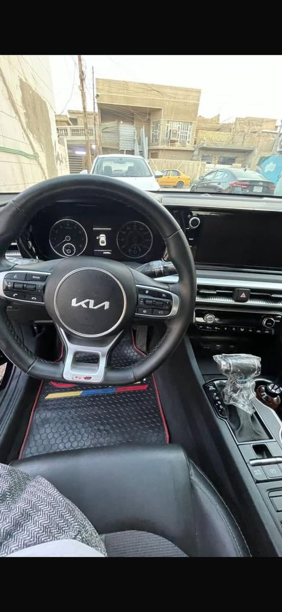 k5 2022
ماشية 67 الف ميل
جيتي لاين 
وارد امريكي
بيها صبغ صفحة السايق كاملة أثر شخوط 
وبنيد صبغ وجاملغ
مكانها بغداد حي الجهاد 
السعر 150 ورقة وبيها مجال
0773 170 5101
