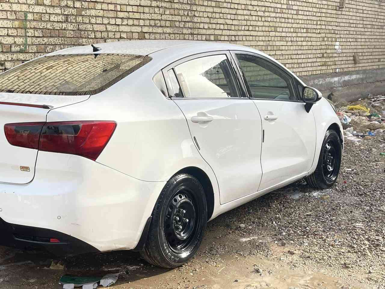 السلام عليكم ورحمة الله وبركاته 
اخوان كيا ريو موديل ٢٠١٣خليجي
✅محرك وكير مكفول 
✅تبريد ممتاز مبدل منضومة العام
✅تايرات جدد
✅صدر امامي وخلفي جديد

المحرك ١٦٠٠دوش سيارة اقتصادية بشكل ونشطة 
ضرر السيارة صبغ حزام بدون حادث وانضربت عندي بدلت دعامية امامية مال تفصيخ سونار السيارة مرفوق ويه الصور حته الامور تكون واضحة امام الجميع .
السعر ٧٥ واسف جداا عل اطالة

***********
