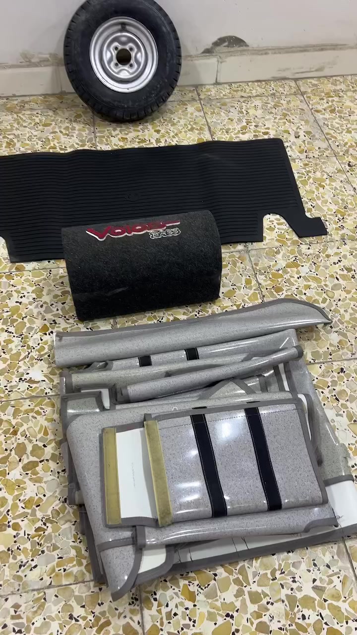 السلام عليكم
أغراض تكتك  22 جدد وأصليات  اسبير مال الشركة هو البلادي مالها  وسفريات أصليات 15 قطعة جدد ودمام  بلاتوث هم جديد مستخدمات تقريبا شهر إذا مو اقل وكاعية الورا العنوان حي البتول 
الهاتف : ***********
