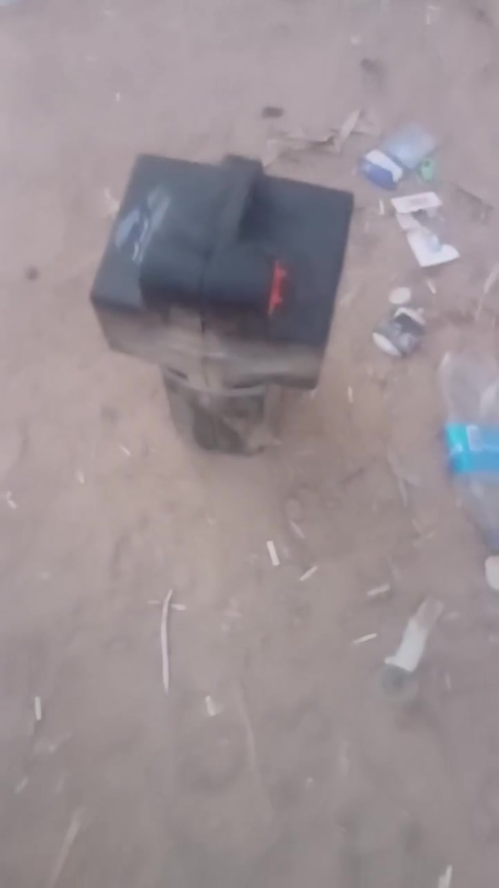 بطاريات للبيع فولطيه 6 وي قدام ب15 للبيع ويل 25 ورا للبيع شرط الفحص مكاني نجف *********** بطاريه سعره 50
