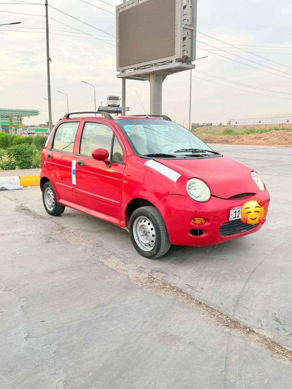 كيو كيو 2012 رقم بغداد انكليزي الجديد
كير اوتماتيك 
مكينة4 سلندر 
مكينة وكير جديد مامفتوحة 
شاشه اندرويد 
صدر جديد
نضيفة كلش جاهزة بدون اي نقص 
السعر 32$ وبيها مجال بسيط 
العنوان / واسط- الصويرة 
***********
