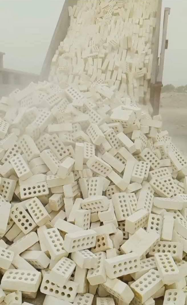 📢 لجميع المقاولين وأصحاب المشاريع الإنشائية
واصحاب السكلات و جميع الاهالي المتوجهين على بناء

 أفضل أنواع الطابوق الجمهوري والعادي بجودة عالية وأسعار منافسة!💸🔥
✅ طابوق قوة ولون وعدد مضبوط مع زيادة 
✅ طابوق متين ومقاوم بأعلى المعايير 
✅ أسعار خاصة للمشاريع الكبيرة والمقاولين
✅ خدمة توصيل سريعة داخل بغداد والمناطق القريبة 
وكذلك باقي المحافظات توصيل خلال ٢٤ ساعة فقط
📞 للتواصل والاستفسار: واتساب ومسنجر واتصال
*********** 
🚛 اطلب حتى نوفر ألك أفضل طابوق لبناء مشروعك.
