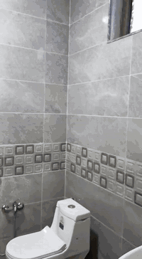 🏠#دار_للبيع_منطقة_100دار
دار.مساحة..200 متر ..فول..⛲

مواصفات...زيرو.. منطقة 100 دار 

4نوم..2صالة..استقبال..مطبخ.🥘

حار..بارد...واجهة حجر...منظومه.📹
كاميرات ...سحب..مغربي ...بي درج.. داخلي... وخارجي...🪜

مكتب الشام للعقار 
***********
***********
***********
