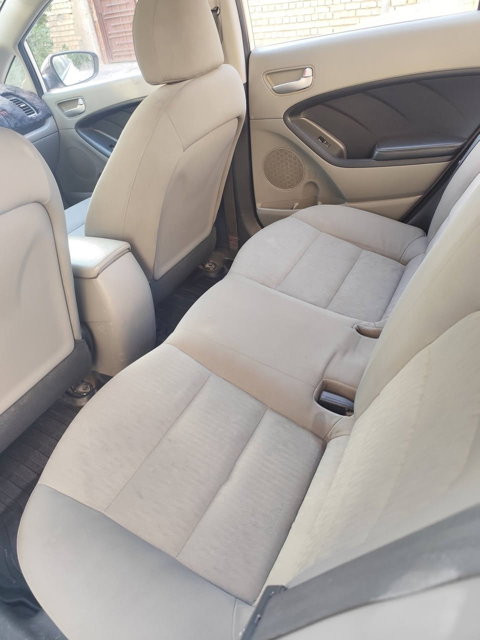 سيراتو خليجي 2016 مواصفات عاديه كامره وحساسات خلفيه ماشيه 130 بيهه قطعتين بدون دواخل الشاصي سليم سعر 116$ مكاني بغداد ***********
