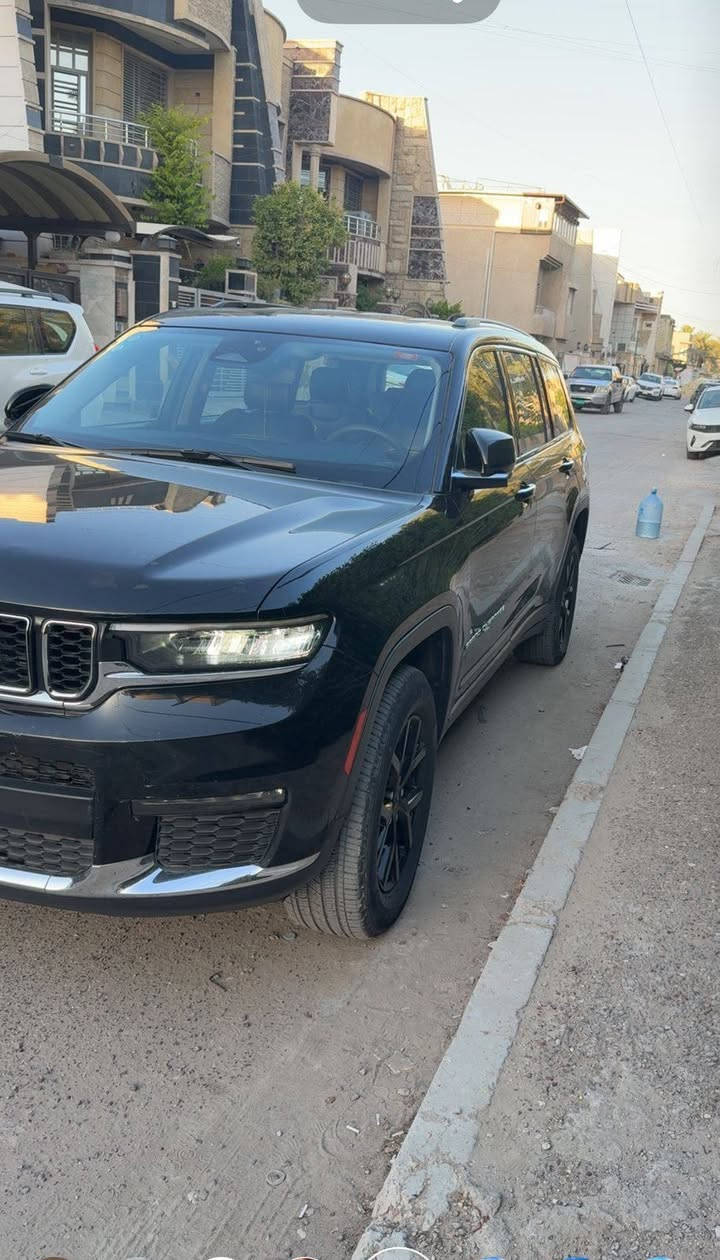 السلام عليكم 
———————
بيع او مراوس حسب القناعه 
جيب 2021 كراند شيروكي
مكينه 3600
وأرد امريكي 
——————————————-
بصمه
رادار  جانبي 
كشنات جلد حضن 
كشنات تدفئة 
كشنات كهرباء
كير ماوس 
ويل كب 20 
شاشه كبير 
كامره خليفه 
حساسات خلفي 
بجم زنون كامل نهار 
تبريد قطعتين 
تبريد بيانو 
مرايه داخليه تعتيم ليلي 
تحكم ستيرن فول 
باقي تفاصيل واضحه بالصور 
————————————————————
سياره وارد امريكي 
(( حادثه سرقة والقطع كله راجع بلادية بدون صبغ فقط الدعاميه الاماميه مصبوغة ))
(رقم بغداد تحويل ثاني )
—————————————————————
مكانه:بغداد شارع فلسطين 
سعر :270 بيه مجال 
اتصال:***********
