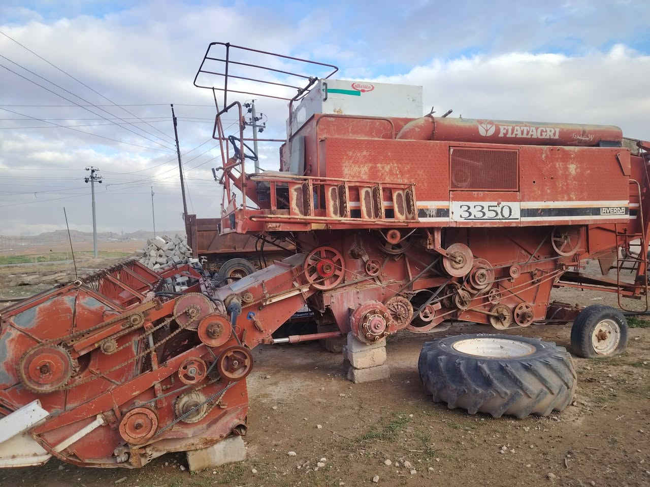 ثلاث حاصودات لل بيع كلوو شخال شرت رقم ***********اسيا    كورك ***********
