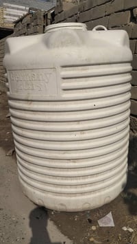 دبه ماء لبيع 2طن سعر 175  تصال على رقم 07707496424